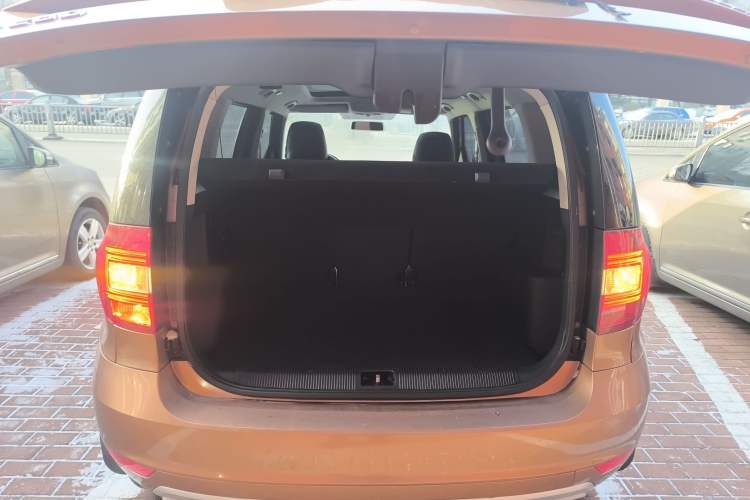 Used Skoda Yeti 2016 1.4TSI DSG Advanced Edition Trunk
