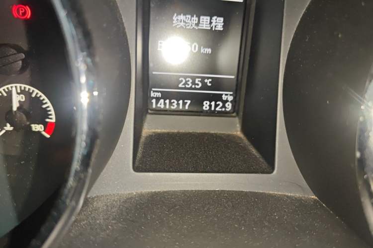 Used Skoda Yeti 2016 1.4TSI DSG Prestige Edition Odometer Close Up