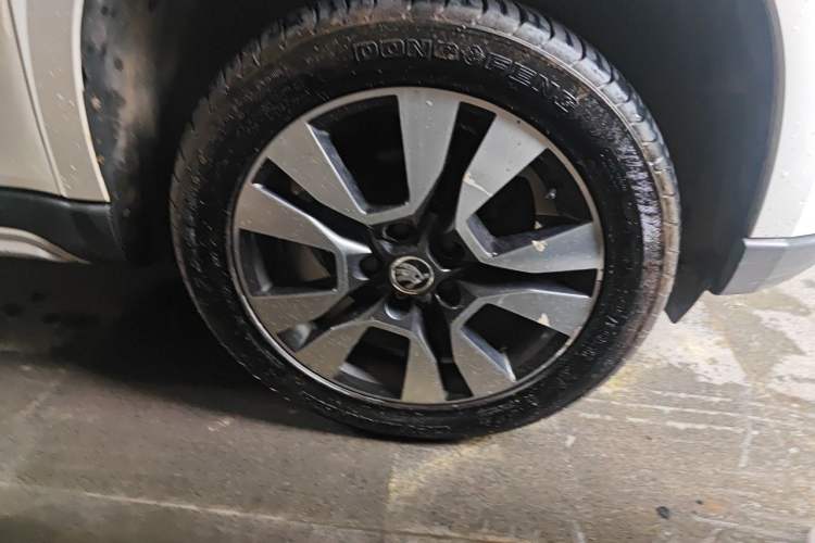 Used Skoda Yeti 2016 1.4TSI DSG Prestige Edition Right Front Wheel Hub