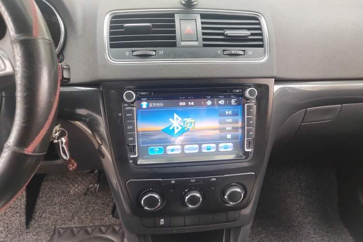 Used Skoda Yeti 2016 1.4TSI DSG Advanced Edition Audio And AC Panel