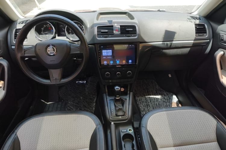 Used Skoda Yeti 2016 1.4TSI DSG Advanced Edition Center Console