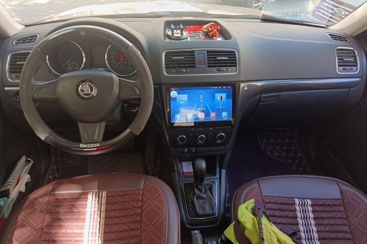 Used Skoda Yeti 2016 1.4TSI DSG Advanced Edition Center Console