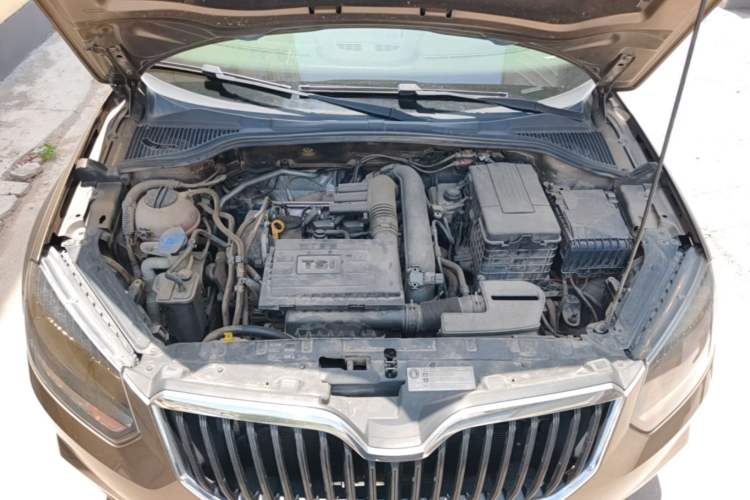 Used Skoda Yeti 2016 1.4TSI DSG Advanced Edition Engine Bay