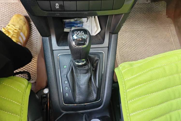 Used Skoda Yeti 2016 1.4TSI DSG Advanced Edition Gear Lever