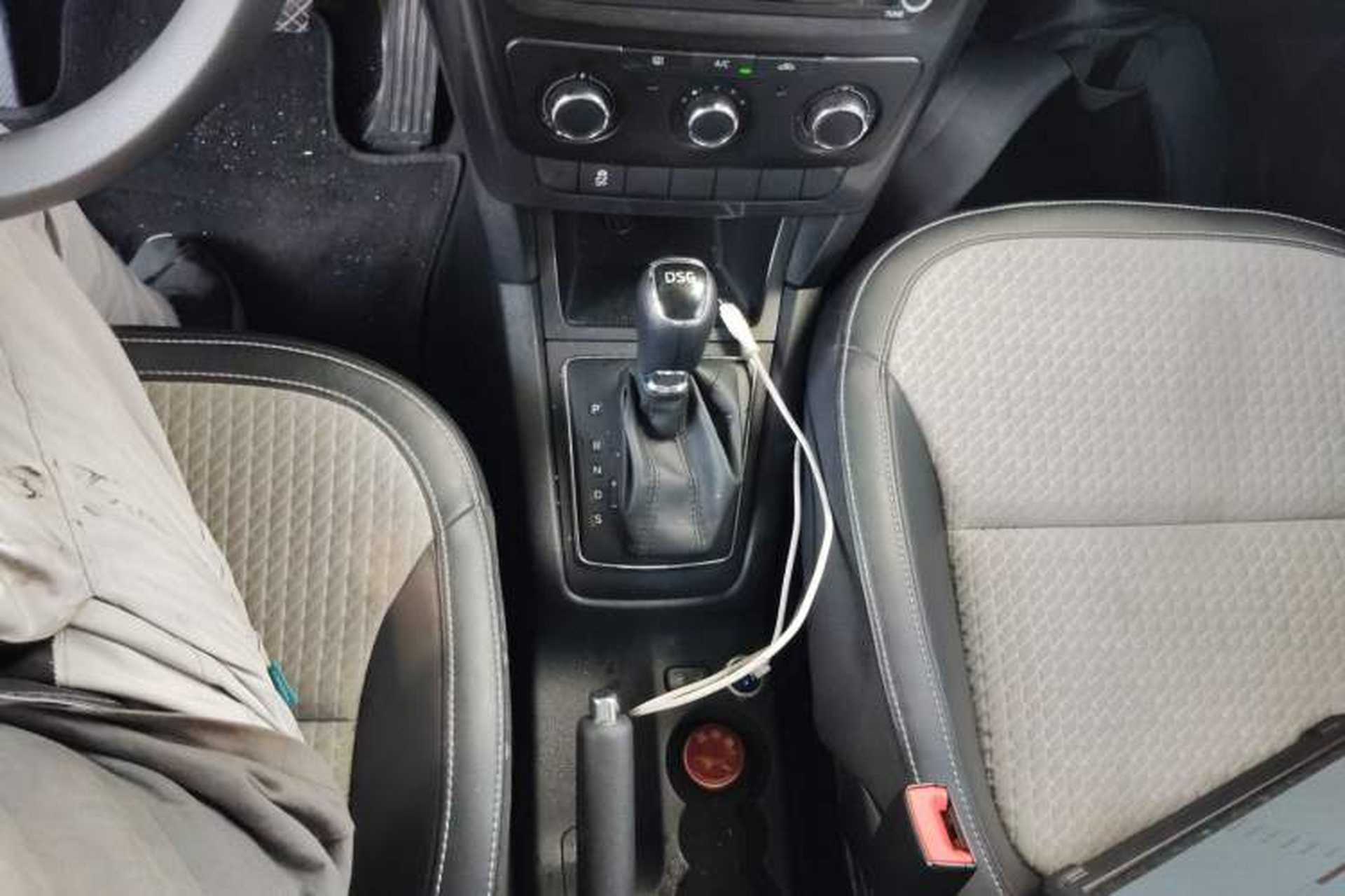 Used Skoda Yeti 2016 1.4TSI DSG Advanced Edition Gear Lever