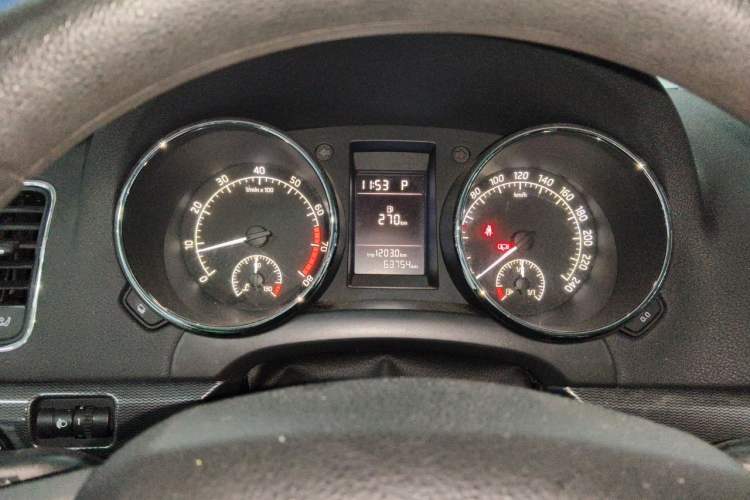 Used Skoda Yeti 2016 1.4TSI DSG Advanced Edition Instrument Cluster