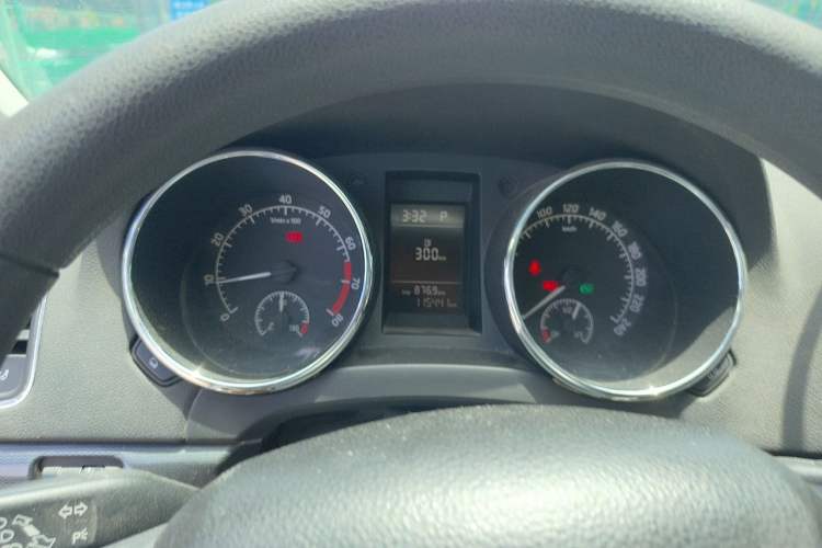 Used Skoda Yeti 2016 1.4TSI DSG Advanced Edition Instrument Cluster