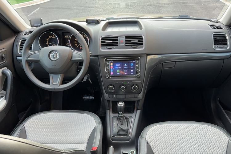 Used Skoda Yeti 2016 1.4TSI DSG Advanced Edition Interior 3