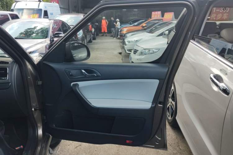 Used Skoda Yeti 2016 1.4TSI DSG Advanced Edition Interior 5