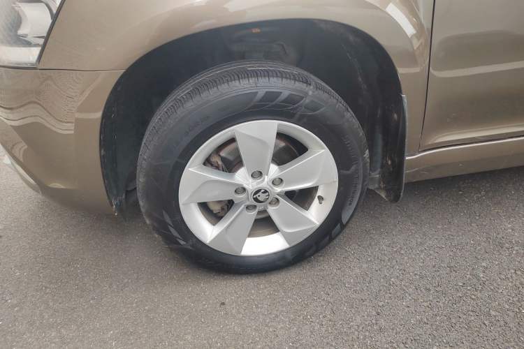 Used Skoda Yeti 2016 1.4TSI DSG Advanced Edition Left Front Wheel Hub