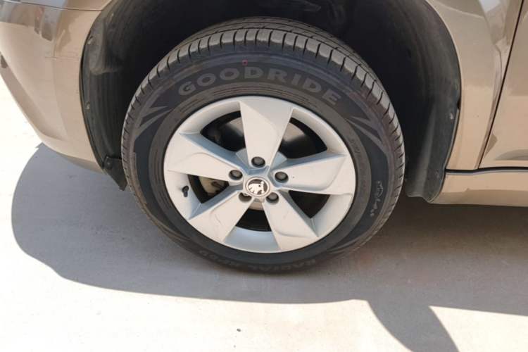 Used Skoda Yeti 2016 1.4TSI DSG Advanced Edition Left Front Wheel Hub