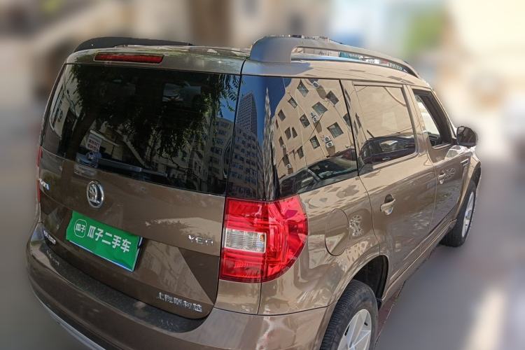 Used Skoda Yeti 2016 1.4TSI DSG Advanced Edition Rear Right 45 Deg
