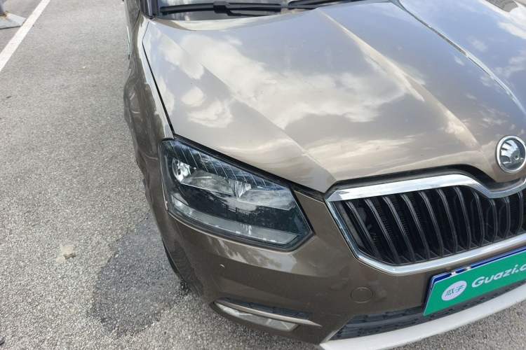 Used Skoda Yeti 2016 1.4TSI DSG Advanced Edition Right Front Headlight