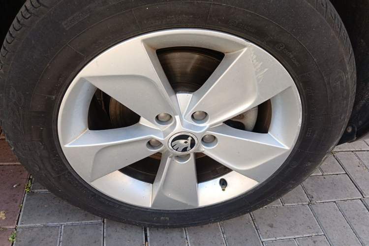 Used Skoda Yeti 2016 1.4TSI DSG Advanced Edition Right Front Wheel Hub