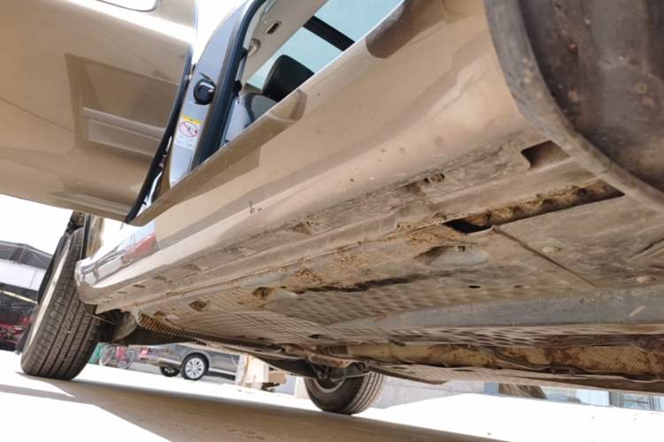 Used Skoda Yeti 2016 1.4TSI DSG Advanced Edition Right Side Sill