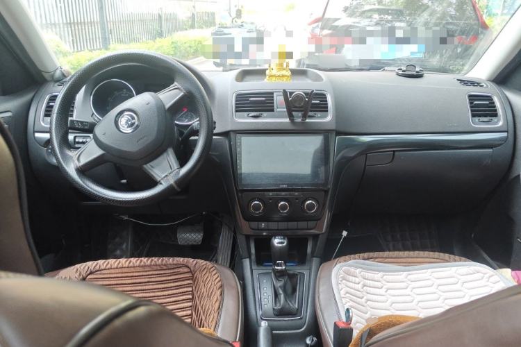 Used Skoda Yeti 2016 1.4TSI DSG Advanced Edition Center Console