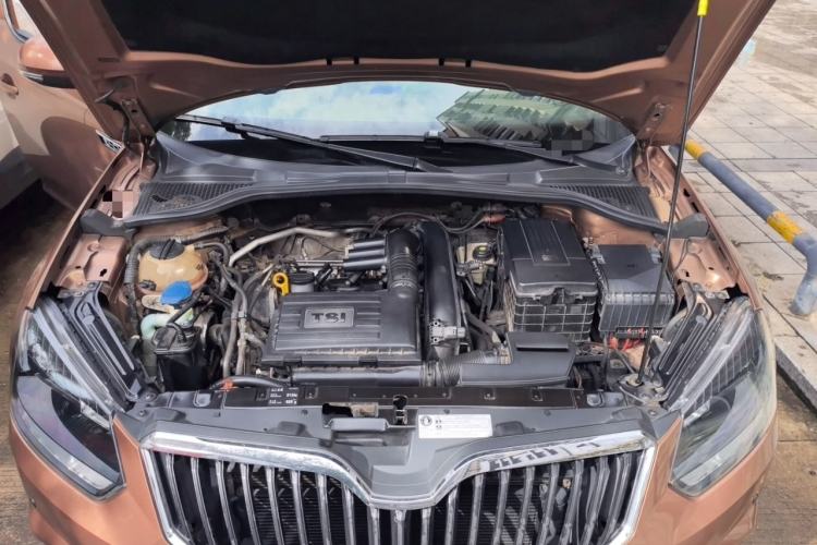 Used Skoda Yeti 2016 1.4TSI DSG Advanced Edition Engine Bay