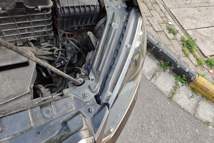 Used Skoda Yeti 2016 1.4TSI DSG Advanced Edition Engine Bay Left