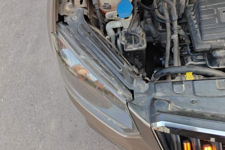 Used Skoda Yeti 2016 1.4TSI DSG Advanced Edition Engine Bay Right
