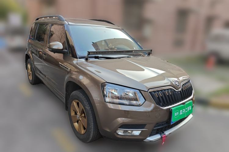 Used Skoda Yeti 2016 1.4TSI DSG Advanced Edition Front Right 45 Deg