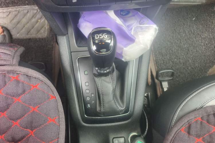 Used Skoda Yeti 2016 1.4TSI DSG Advanced Edition Gear Lever