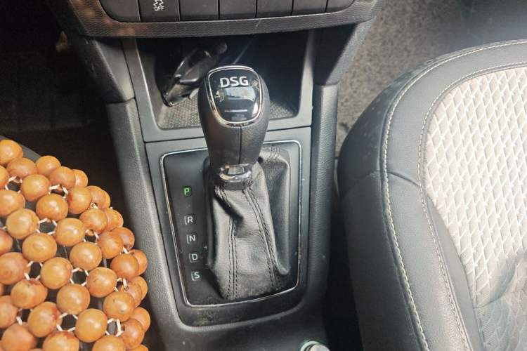 Used Skoda Yeti 2016 1.4TSI DSG Advanced Edition Gear Lever