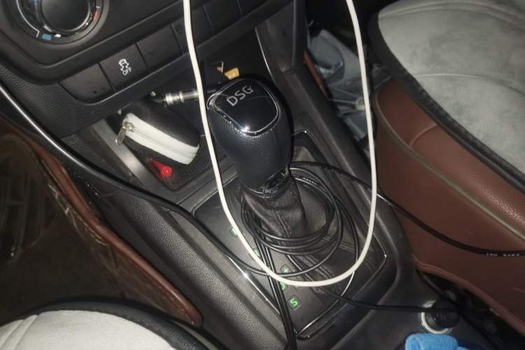 Used Skoda Yeti 2016 1.4TSI DSG Advanced Edition Gear Lever
