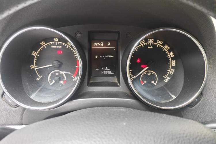 Used Skoda Yeti 2016 1.4TSI DSG Advanced Edition Instrument Cluster
