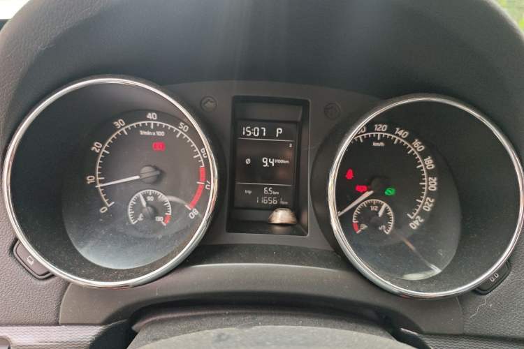 Used Skoda Yeti 2016 1.4TSI DSG Advanced Edition Instrument Cluster