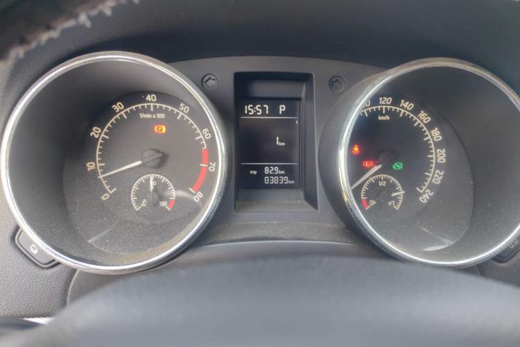 Used Skoda Yeti 2016 1.4TSI DSG Advanced Edition Instrument Cluster