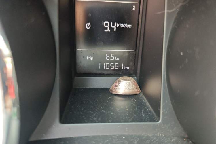 Used Skoda Yeti 2016 1.4TSI DSG Advanced Edition Odometer Close Up