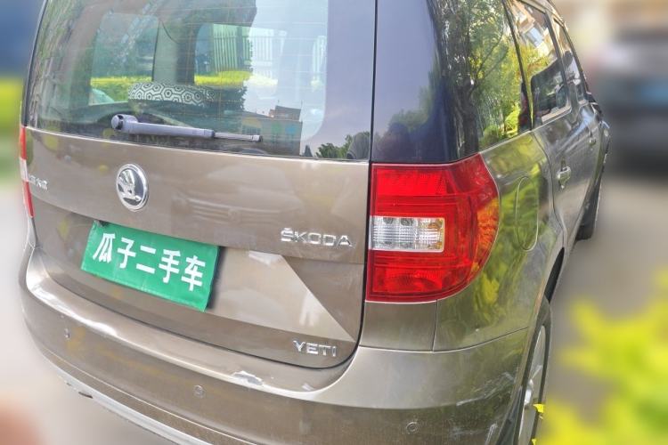 Used Skoda Yeti 2016 1.4TSI DSG Advanced Edition Rear Right 45 Deg