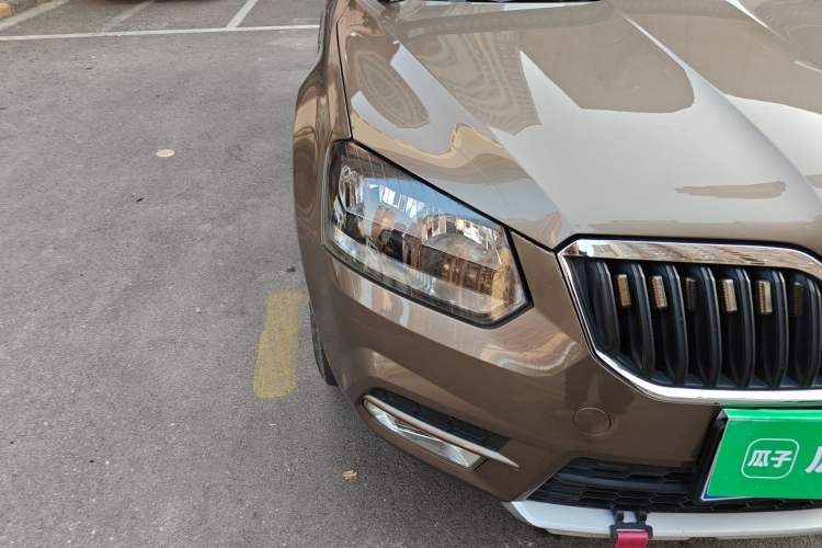 Used Skoda Yeti 2016 1.4TSI DSG Advanced Edition Right Front Headlight