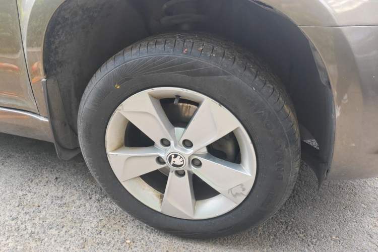 Used Skoda Yeti 2016 1.4TSI DSG Advanced Edition Right Front Wheel Hub