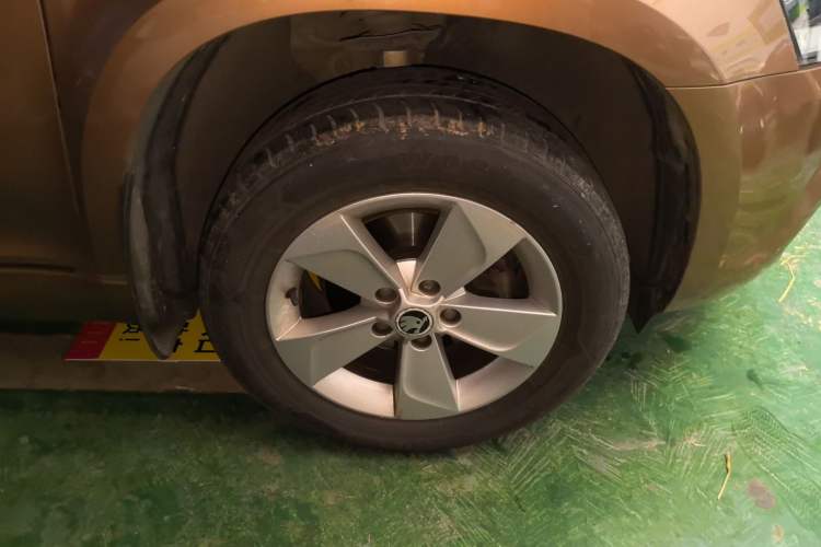 Used Skoda Yeti 2016 1.4TSI DSG Advanced Edition Right Front Wheel Hub