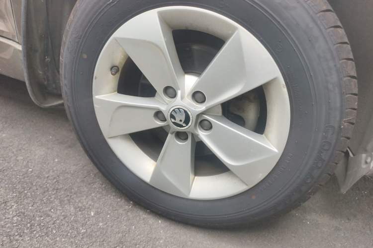 Used Skoda Yeti 2016 1.4TSI DSG Advanced Edition Right Front Wheel Hub