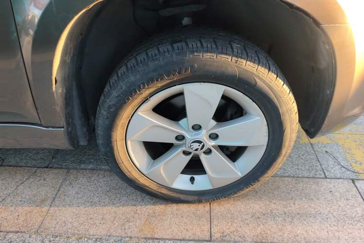 Used Skoda Yeti 2016 1.4TSI DSG Advanced Edition Right Front Wheel Hub