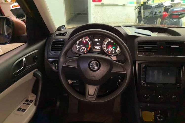 Used Skoda Yeti 2016 1.4TSI DSG Advanced Edition Steering Wheel