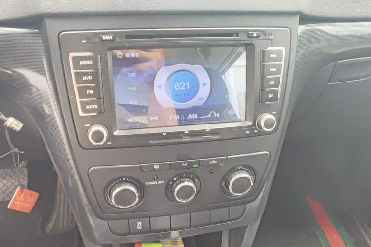Used Skoda Yeti 2016 1.4TSI DSG Advanced Edition Audio And AC Panel