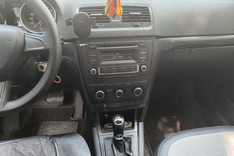 Used Skoda Yeti 2016 1.4TSI DSG Advanced Edition Audio And AC Panel