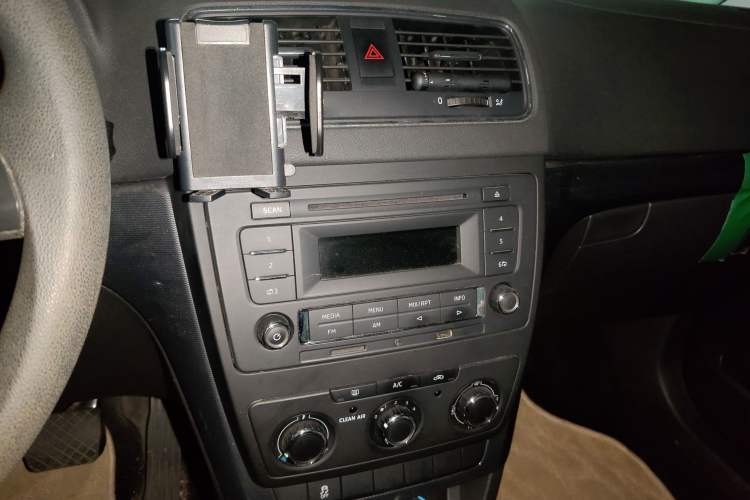 Used Skoda Yeti 2016 1.4TSI DSG Advanced Edition Audio And AC Panel