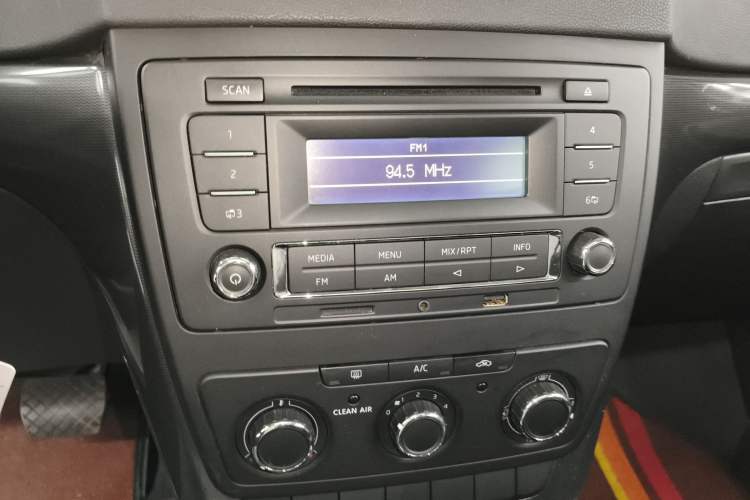 Used Skoda Yeti 2016 1.4TSI DSG Advanced Edition Audio And AC Panel