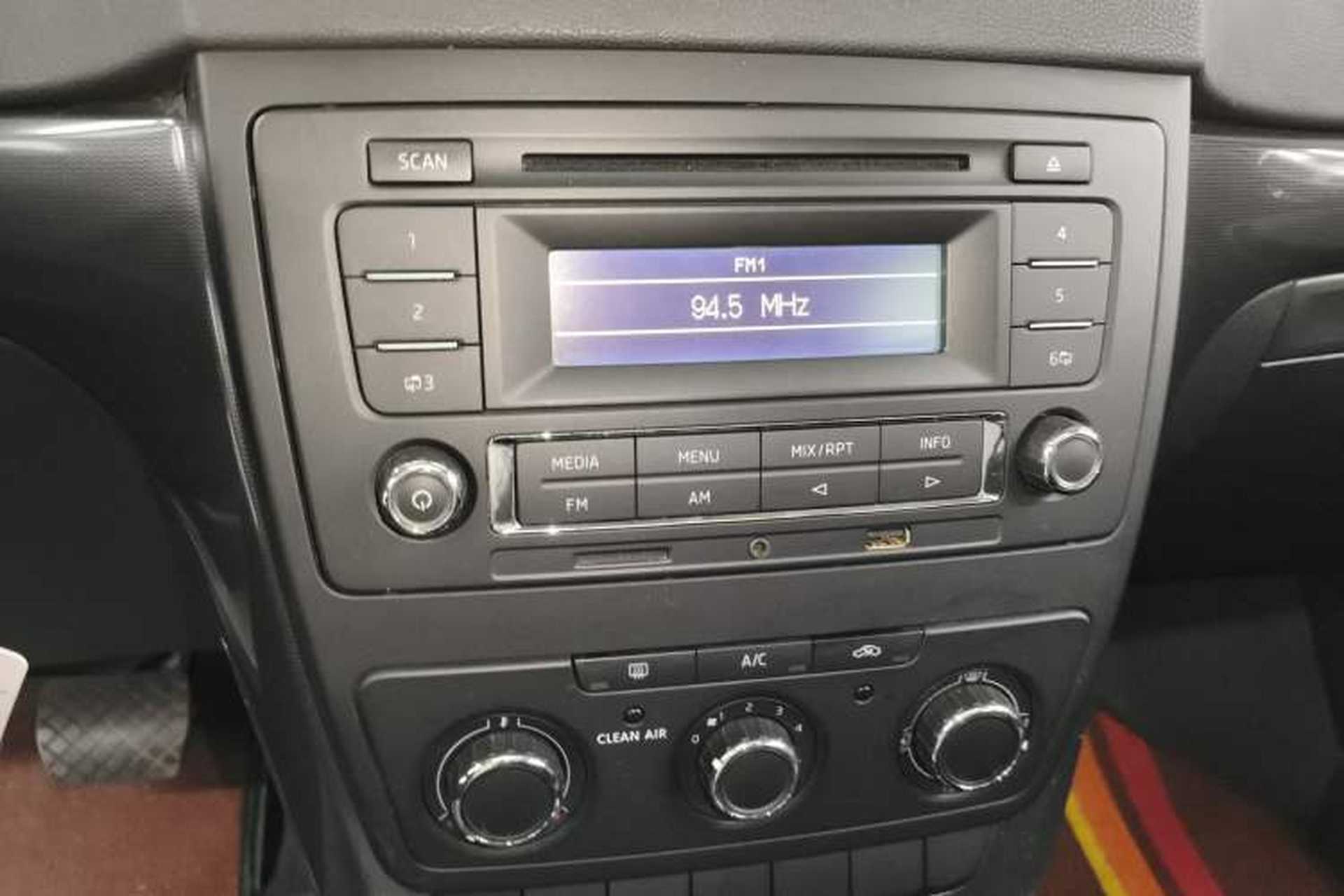 Used Skoda Yeti 2016 1.4TSI DSG Advanced Edition Audio And AC Panel