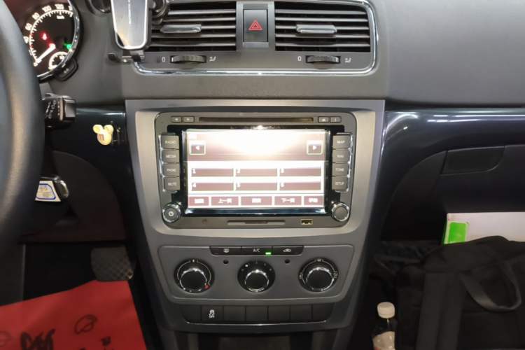 Used Skoda Yeti 2016 1.4TSI DSG Advanced Edition Audio And AC Panel