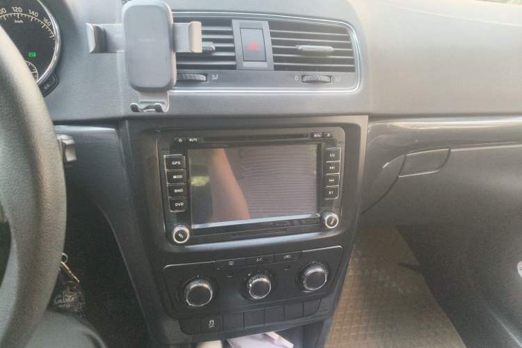 Used Skoda Yeti 2016 1.4TSI DSG Advanced Edition Audio And AC Panel