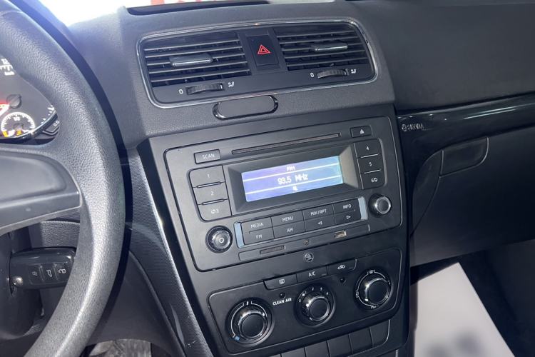 Used Skoda Yeti 2016 1.4TSI DSG Advanced Edition Audio And AC Panel