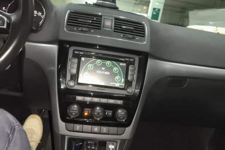 Used Skoda Yeti 2016 1.8TSI DSG Prestige Edition Audio And AC Panel