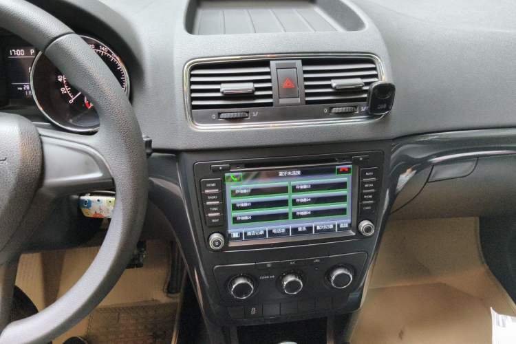 Used Skoda Yeti 2016 1.4TSI DSG Advanced Edition Audio And AC Panel