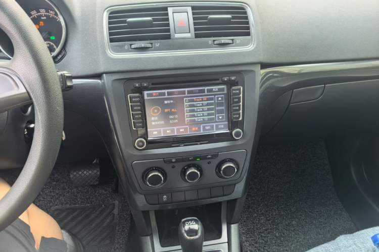 Used Skoda Yeti 2016 1.4TSI DSG Advanced Edition Audio And AC Panel
