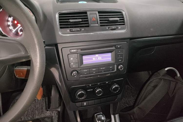 Used Skoda Yeti 2016 1.4TSI DSG Advanced Edition Audio And AC Panel